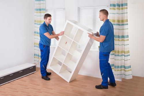 Reliable storage environment with protected belongings and order